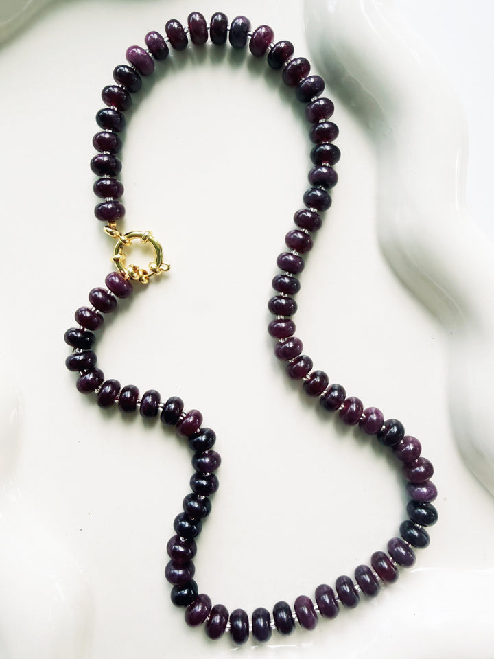 Maroon Necklaces, Game Day