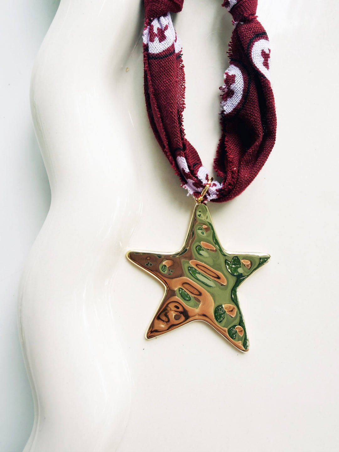 Maroon Necklaces, Game Day