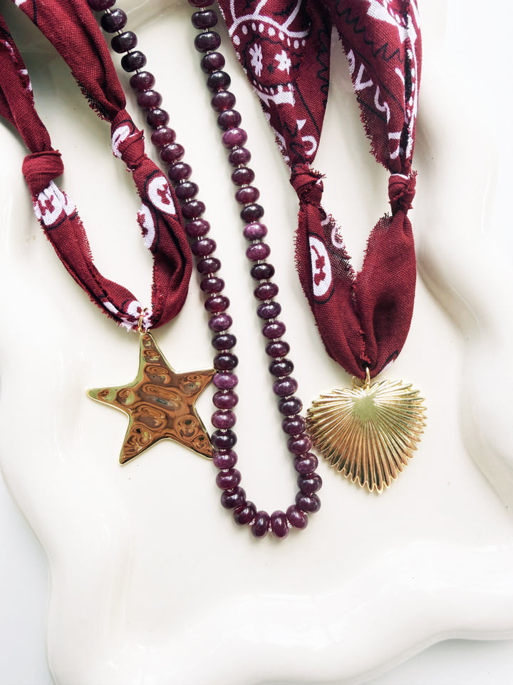 Maroon Necklaces, Game Day