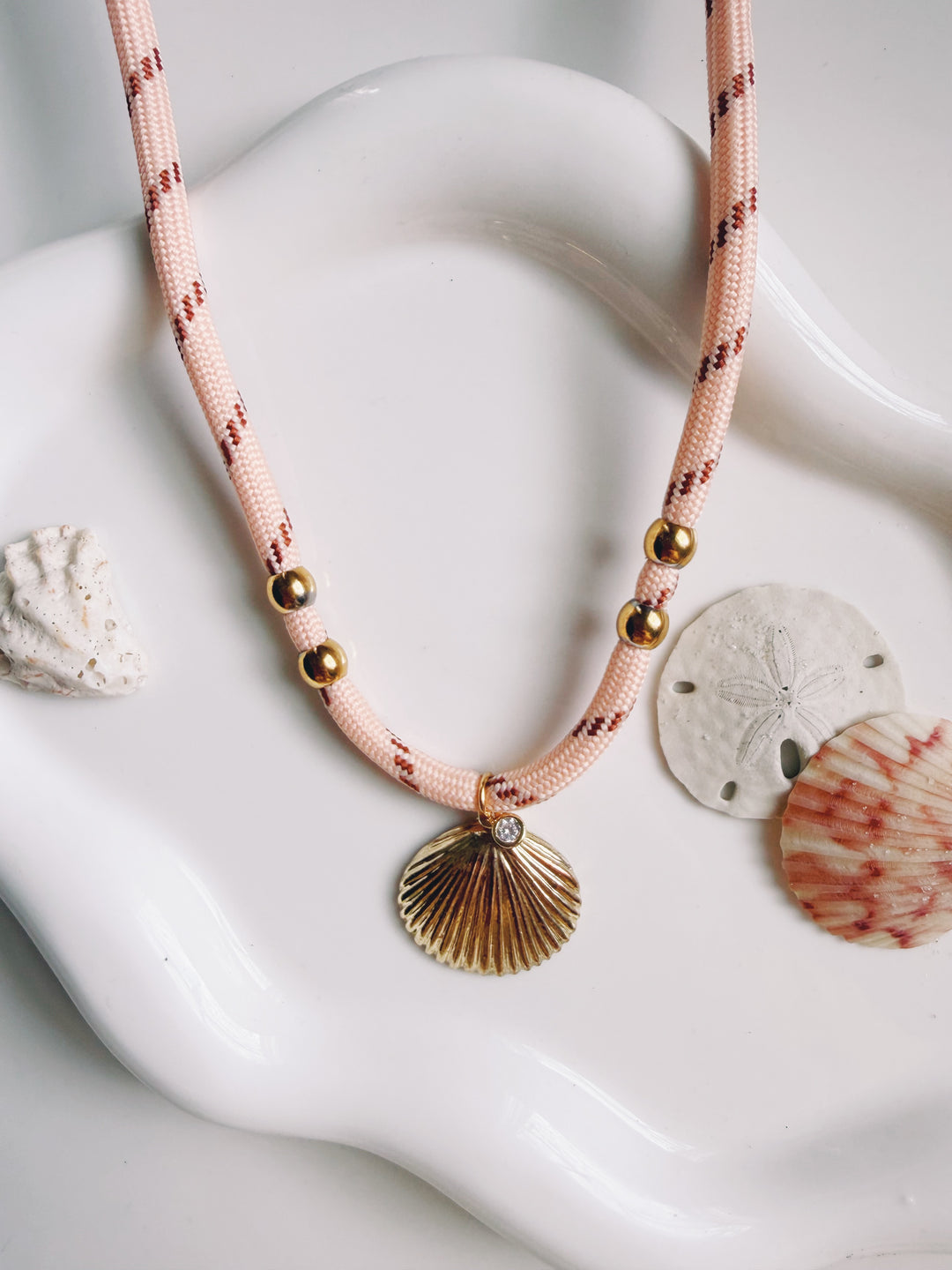 Coquille Paracord Necklace, Marine Dreams